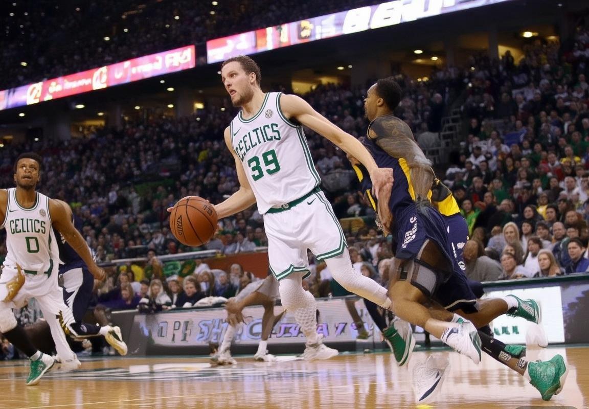 NBA常规赛：哈利伯顿对决塔图姆，凯尔特人力克步行者巩固东部榜首